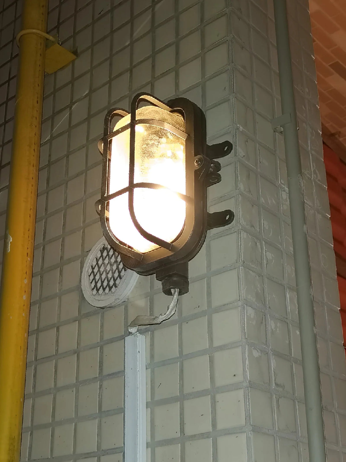 Wall Sconce | Glass Shade & Die-Cast Aluminum | Bronze Finish