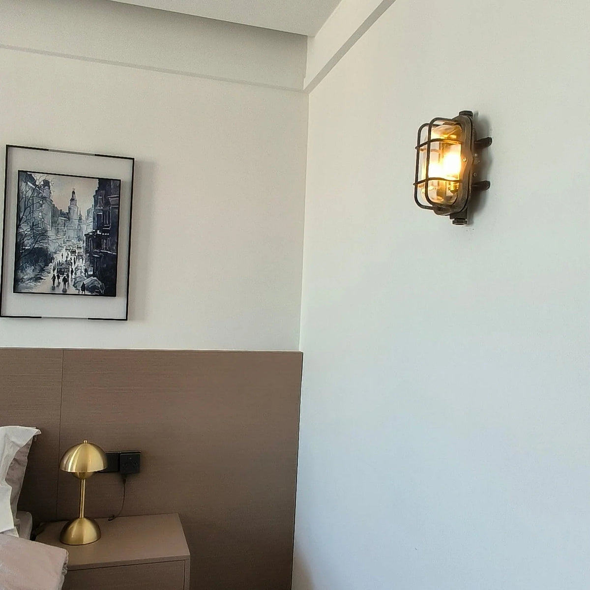 Wall Sconce | Glass Shade & Die-Cast Aluminum | Bronze Finish