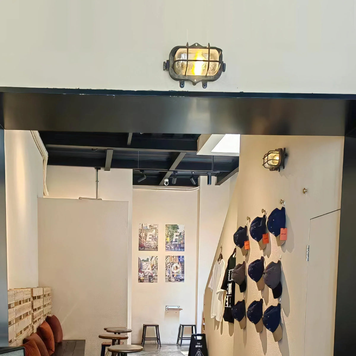 Wall Sconce | Glass Shade & Die-Cast Aluminum | Bronze Finish