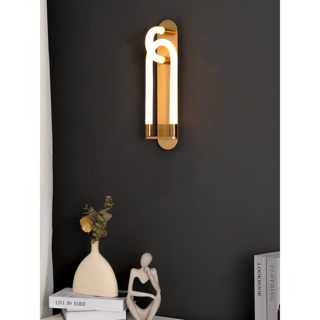 Wall Sconce | Interlocking Fingers Design | Integrated LED Lighting