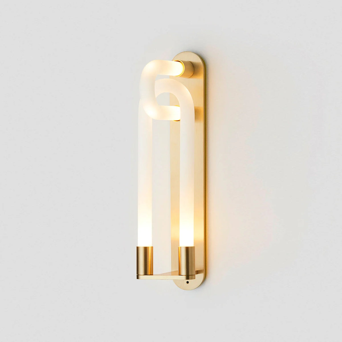 Wall Sconce | Interlocking Fingers Design | Integrated LED Lighting