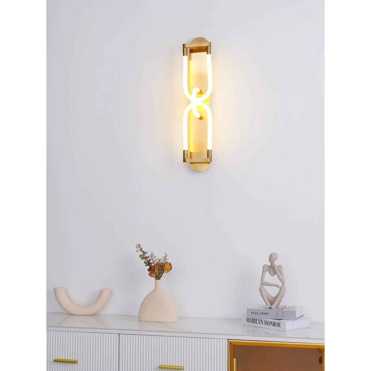 Wall Sconce | Interlocking Fingers Design | Integrated LED Lighting