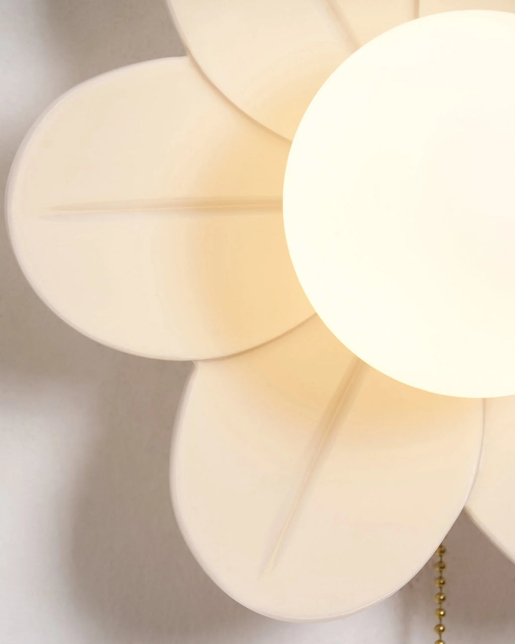 Wall Sconce | Resin Floral Design & Metal Glass Accents | 24 cm Diameter