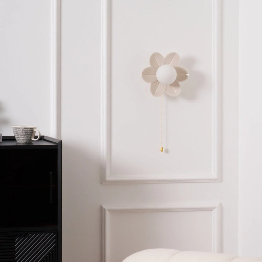 Wall Sconce | Resin Floral Design & Metal Glass Accents | 24 cm Diameter