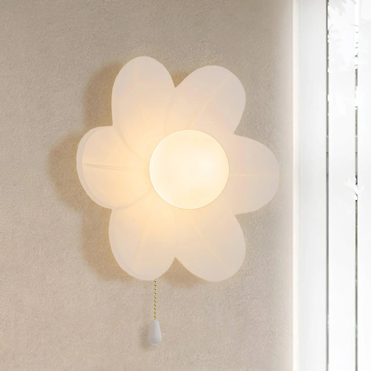 Wall Sconce | Resin Floral Design & Metal Glass Accents | 24 cm Diameter