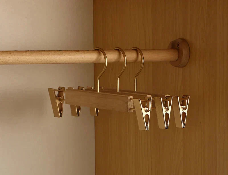 Wooden Hangers | Camphor Wood Wide Shoulders & Non-Slip Rod | Set of 2
