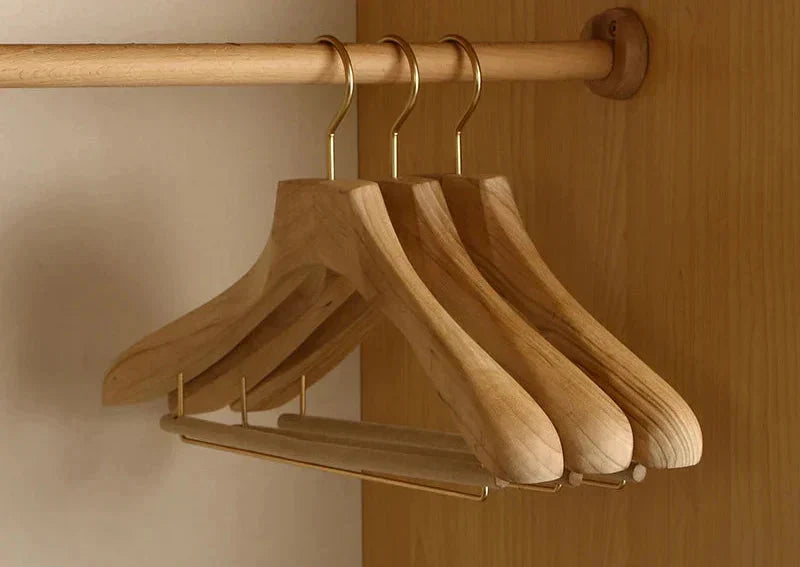 Wooden Hangers | Camphor Wood Wide Shoulders & Non-Slip Rod | Set of 2